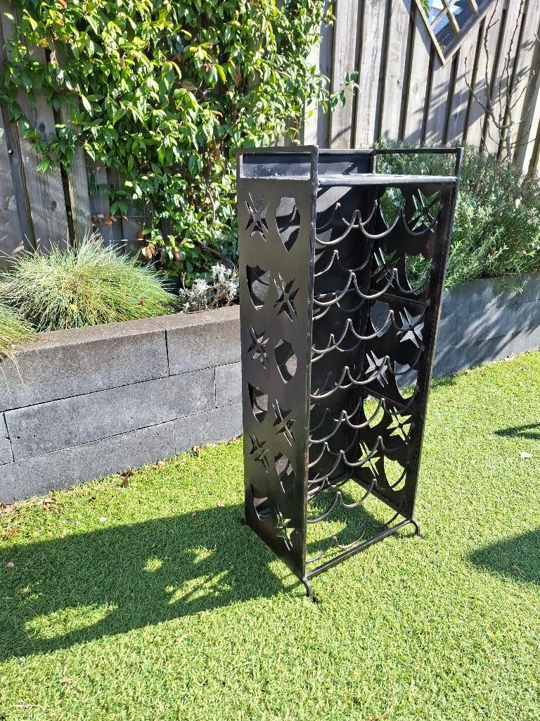 Wijnrek zwart, gratis, Ophalen, Gebruikt, 15 tot 25 flessen, Metaal