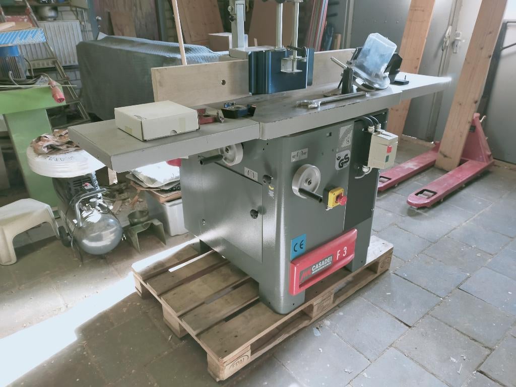 ALS NIEUW CASADEI F3 FREESMACHINE OP 380 VOLT, Ophalen, Zo goed als nieuw