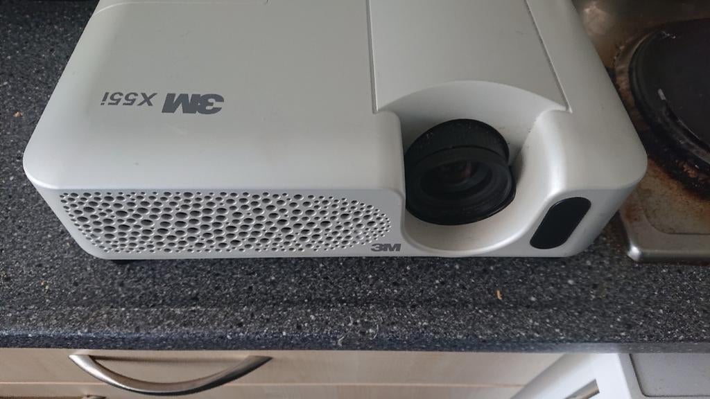 3M X55i 2000 lumen beamer, 3M, Ophalen of Verzenden, Zo goed als nieuw, LCD