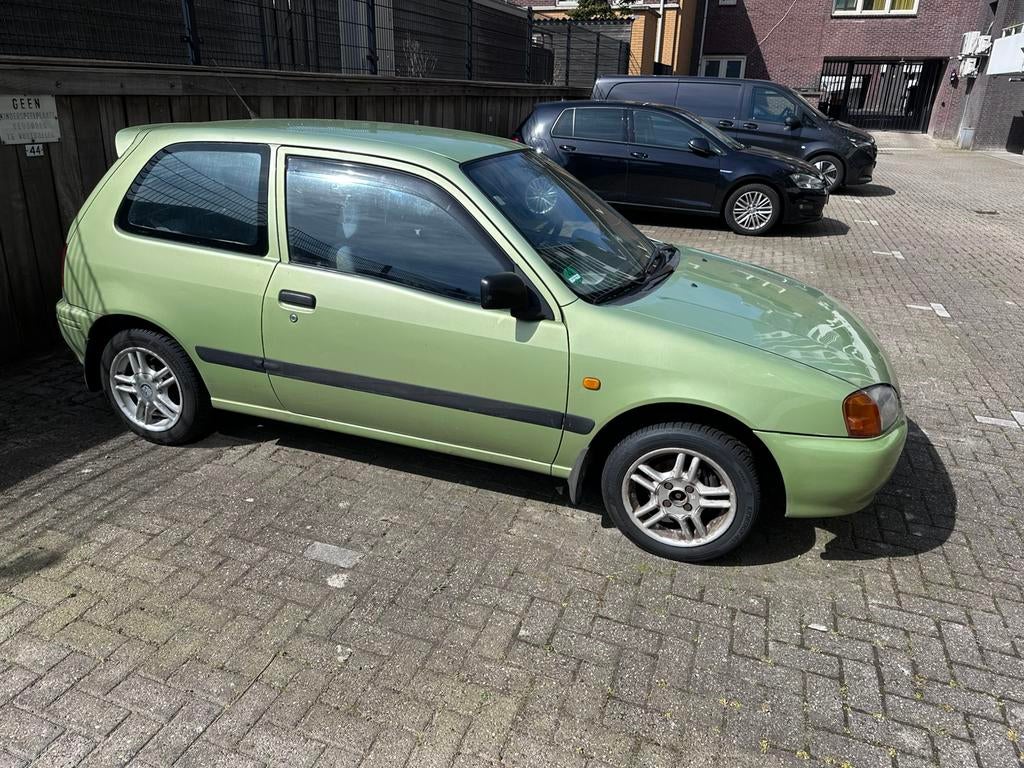 Toyota Starlet 1.3 16V 1999 Met stuurbekrachtiging, Voorwielaandrijving, 15 km/l, 74 pk, 4 cilinders