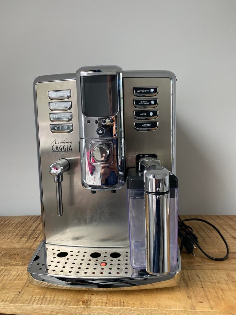 Gaggia RVS koffiemachine volautomatisch espresso apparaat, Gebruikt, Koffiemachine, Ophalen of Verzenden, 2 tot 4 kopjes