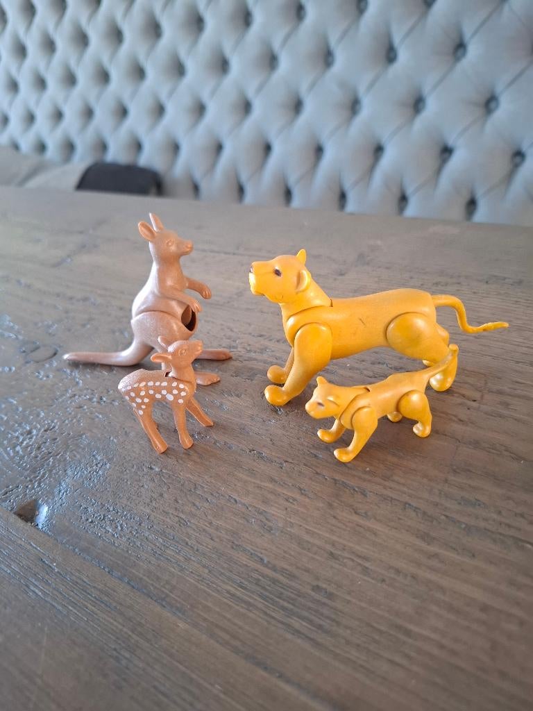 Playmobil dieren (leeuwin + welp, kangoeroe, hertje), Ophalen of Verzenden, Gebruikt, Los playmobil
