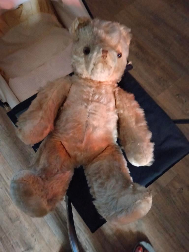 Oude beer 60 cm., Verzamelen, Beren en Cherished Teddies, Ophalen of Verzenden, Gebruikt, Stoffen beer, Overige merken
