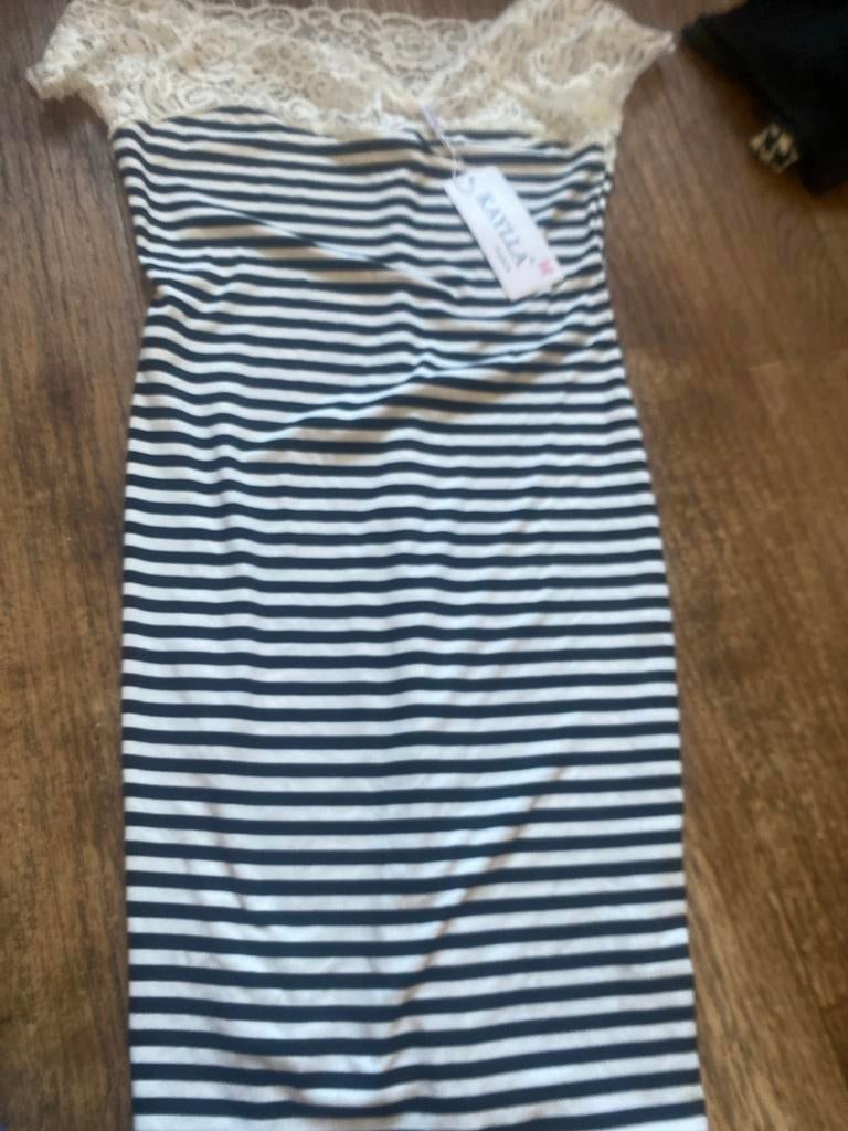 Kaylla Paris gestreepte jurk met kant - Maat XS, Zwart, Nieuw, Ophalen of Verzenden, Knielengte