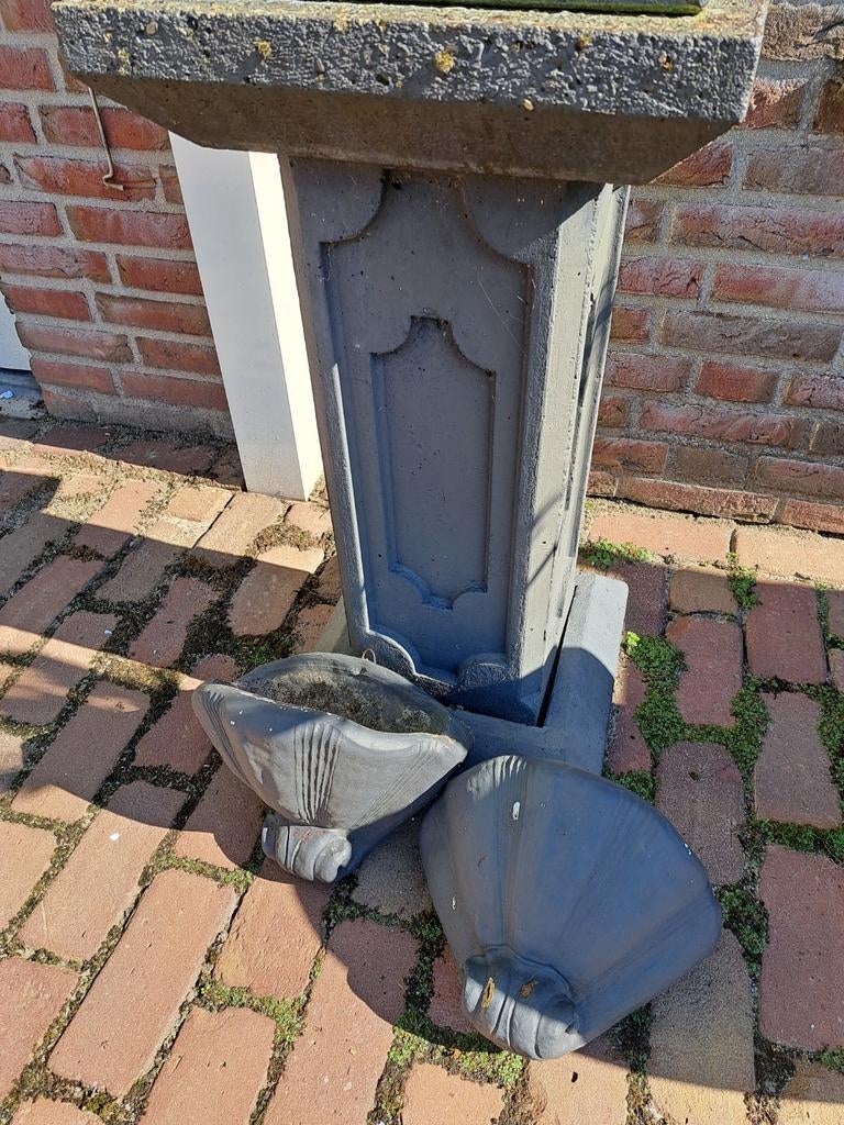 2 zuilen en 2 bloembakken.  Alles opknappers, Ophalen, Gebruikt, Beton, Overige typen