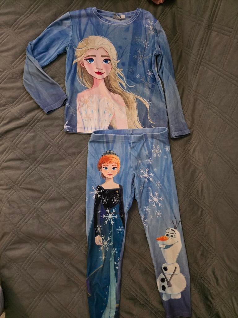 Schattig Frozen pyjamaatje voor meisjes - Maat 116/122, Nacht- of Onderkleding, Meisje, Ophalen of Verzenden, Zo goed als nieuw