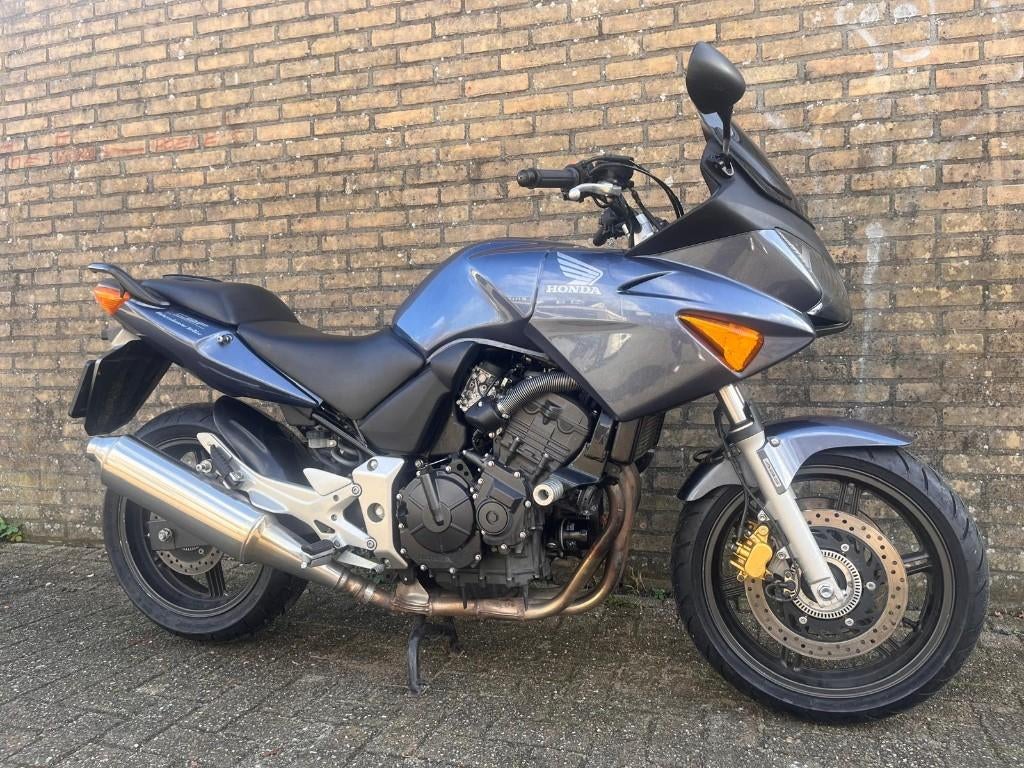 Honda CBF 600 SA met ABS, 4 cilinders, Motorrijbewijs A, Meer dan 35 kW, 599 cc