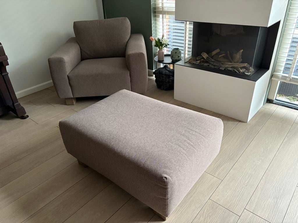 Mooie loveseat met poef, Huis en Inrichting, Ophalen, Zo goed als nieuw, 75 tot 100 cm, 50 tot 75 cm