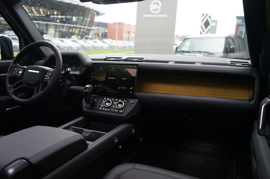 Land Rover Defender 110 P300e 110 Trophy Edition | Koelvak |, Automaat, 12 maanden, Gebruikt, Zwart