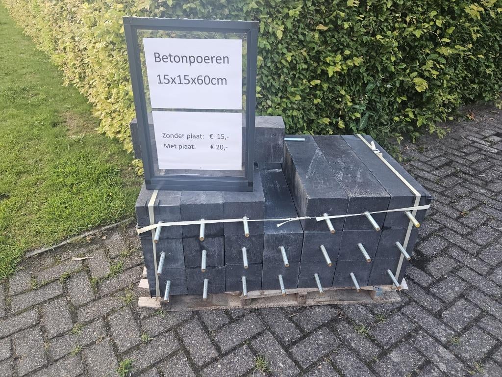 Nieuwe betonpoeren 15x15x60cm. Uit voorraad leverbaar!, Tuin en Terras, Ophalen of Verzenden, Beton, Klinkers