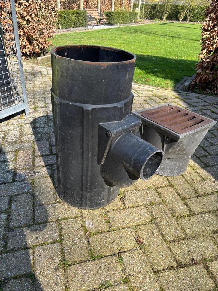 Straatkolk met rooster - Afvoerput, Doe-het-zelf en Verbouw, Buizen en Afvoer, Gebruikt, Afvoer, Overige materialen, Minder dan 2 meter
