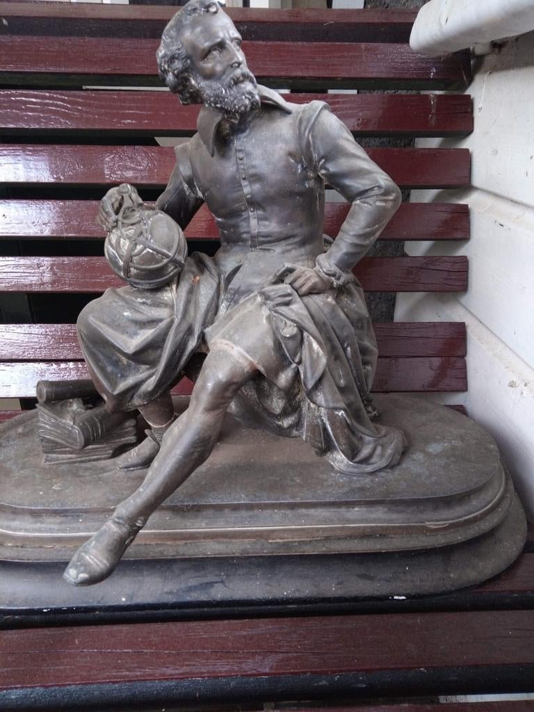 Gebronsd tinnen beeld Copernicus, Ophalen