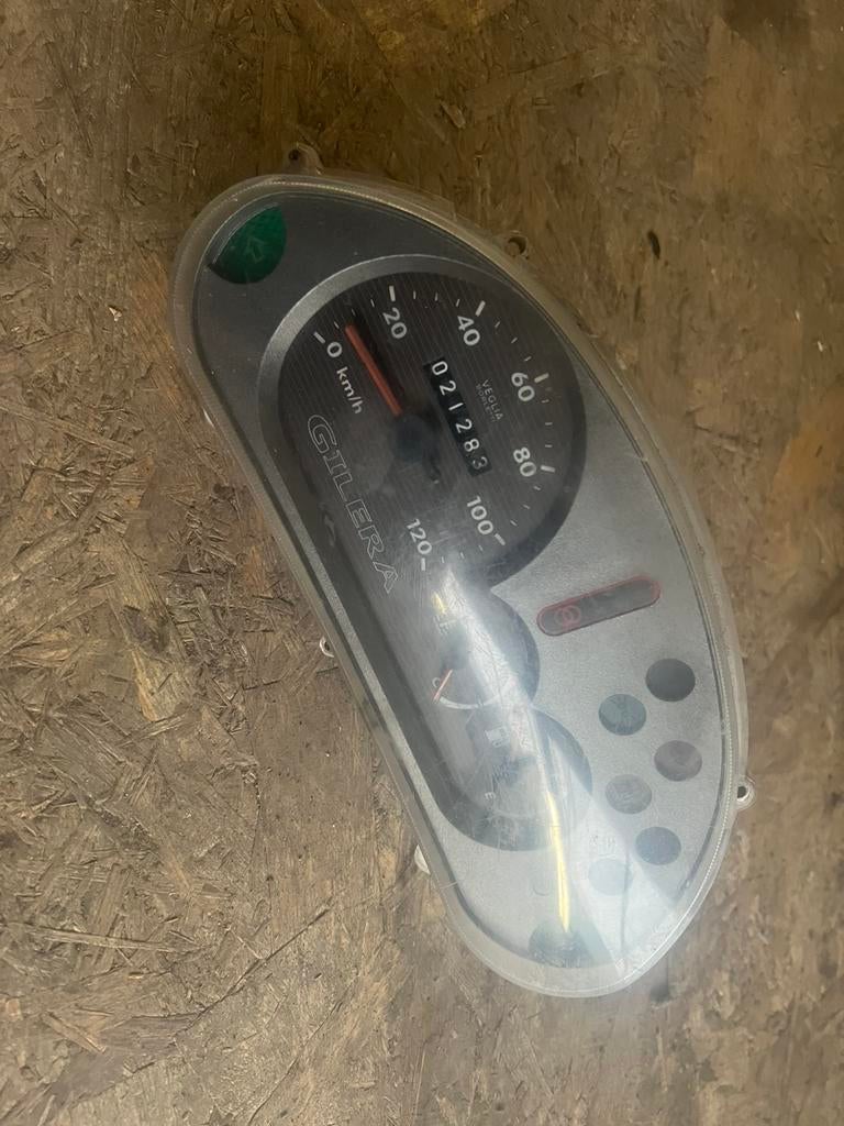 Orginele gilera runner darkdream 50cc teller dashboard km, Ophalen of Verzenden