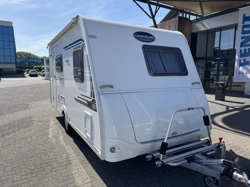 Caravelair Antares Style 420 2018 MOVER + VOORTENT!!!, Schokbreker, Overige typen, Bedrijf, Treinzit