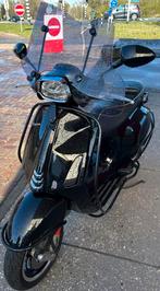 Vespa sprint 50 zwart glans dec2024 schade voorzijde 6000 km, Ophalen, Zo goed als nieuw, Benzine