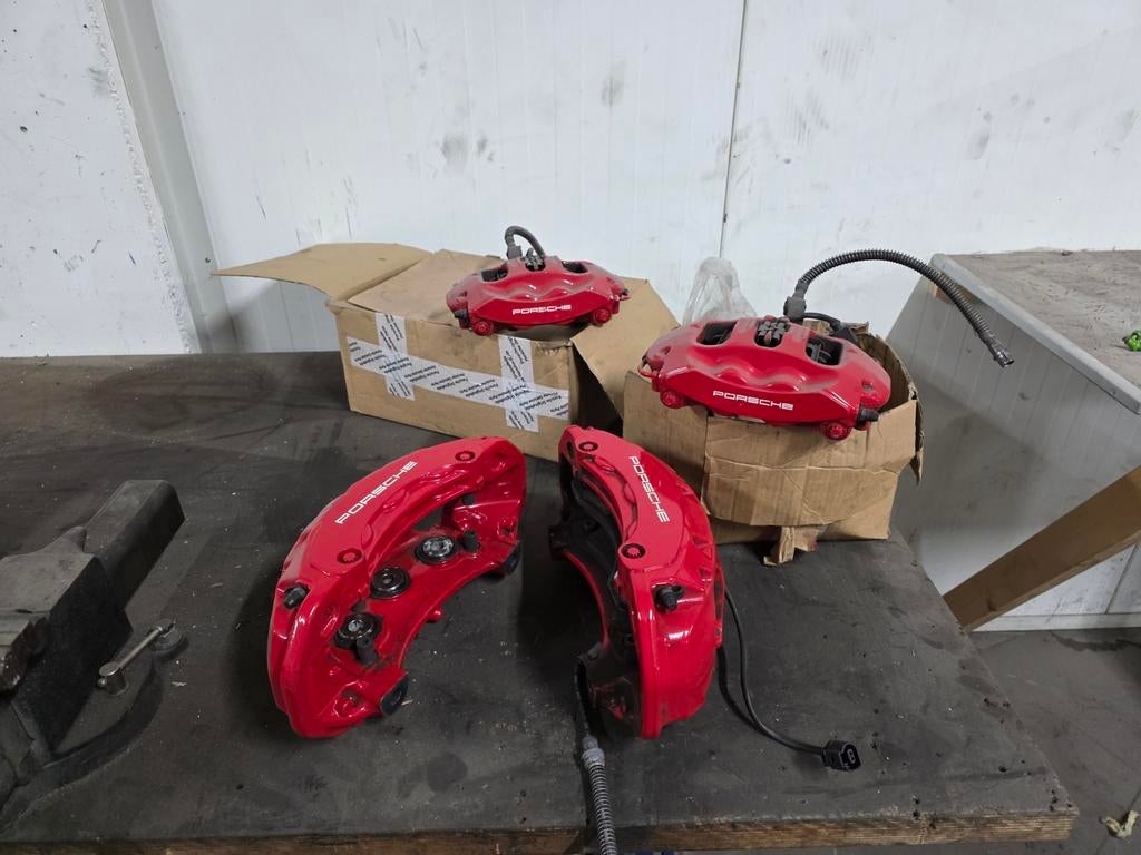 Brembo Remklauwen Porsche Panamera/Macan 6/4-pots, Ophalen, Gereviseerd, Volkswagen