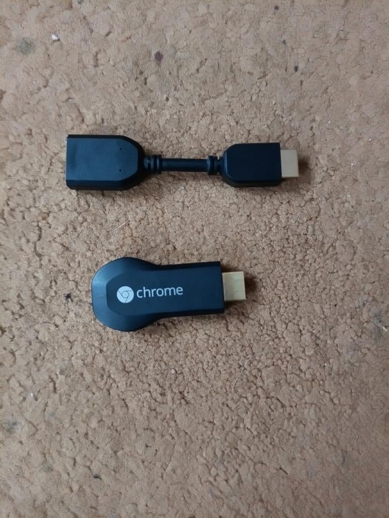 Chromecast - Stream eenvoudig naar je TV, Ophalen of Verzenden, Gebruikt, HDMI