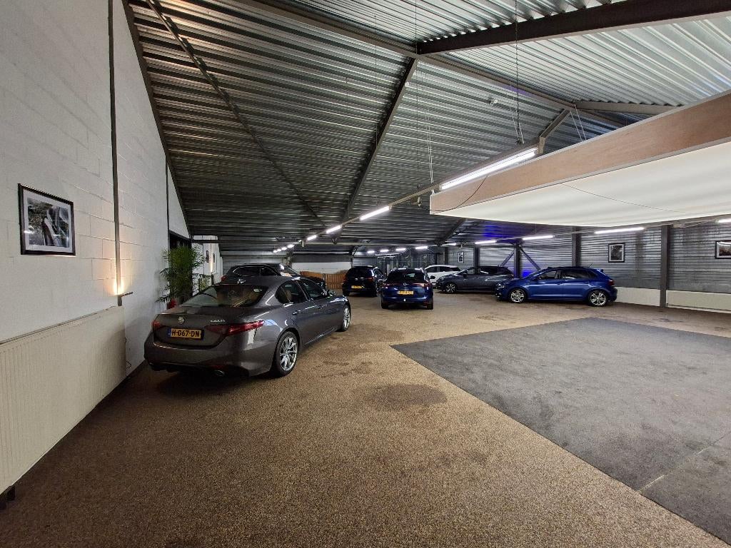 Showroom / Bedrijfsruimte te huur, Zakelijke goederen, Bedrijfs Onroerend goed, Showroom, Huur