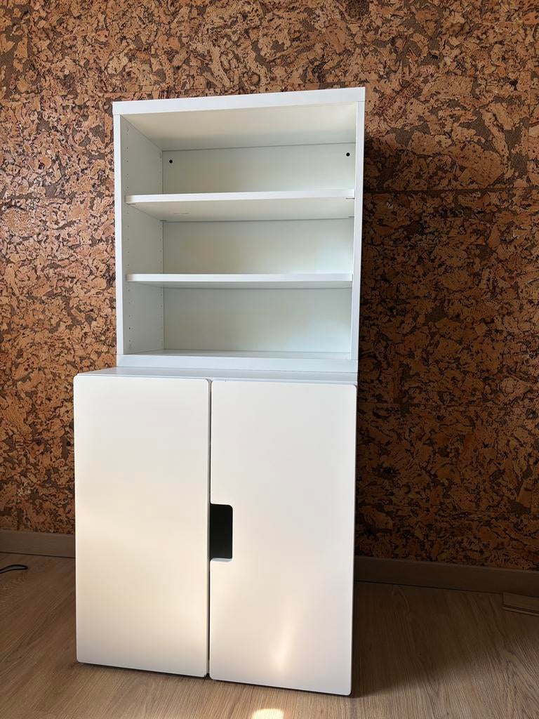 Witte IKEA kastje, Huis en Inrichting, Kasten | Roldeurkasten en Archiefkasten, Ophalen, Gebruikt, 100 tot 150 cm, Meerdere deuren