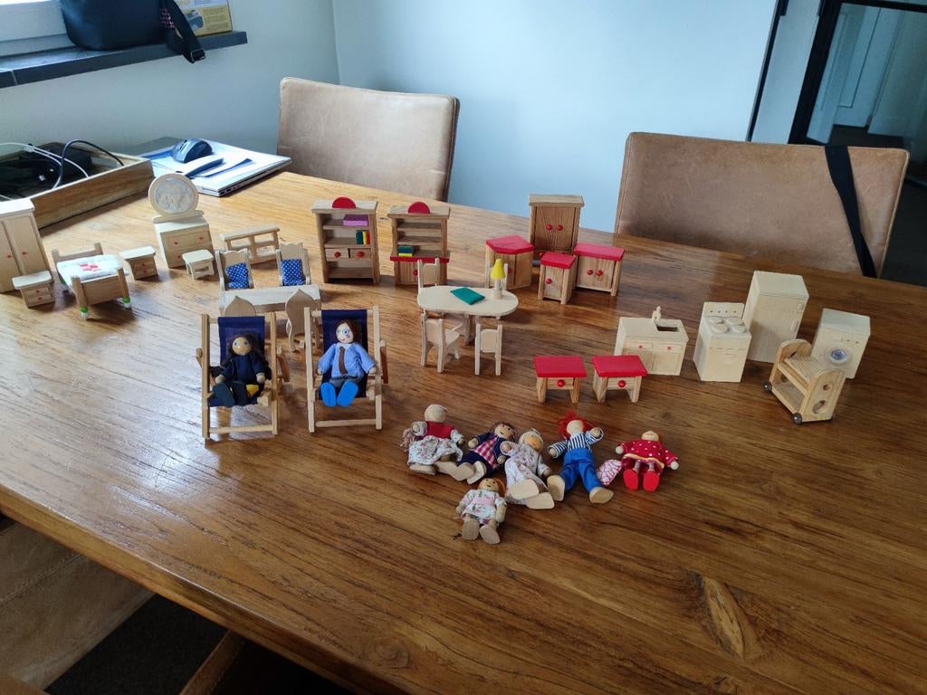 Grote set houten poppenhuis meubels en poppetjes, Verzamelen, Poppenhuizen en Toebehoren, Ophalen, Gebruikt, Decoratie