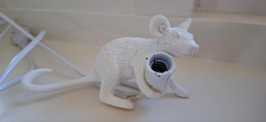 Muisje met lamp. 15 cm, Kunststof, Ophalen of Verzenden, Zo goed als nieuw, Modern