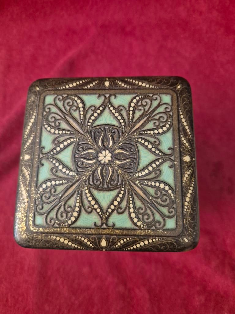 Decoratieve blikken doos met patronen en afbeeldingen, Verzamelen, Blikken, Ophalen of Verzenden