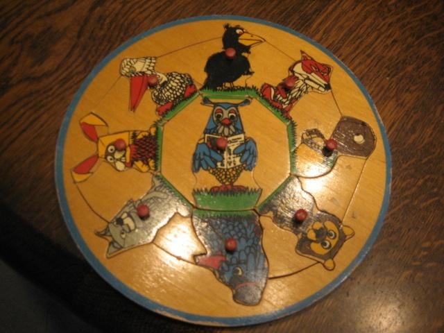 vintage houten puzzel fabeltjes krant 1968, Ophalen of Verzenden, 10 tot 50 stukjes, Gebruikt, Van hout