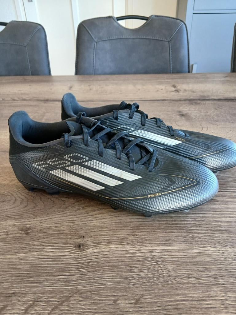 Adidas F50 voetbalschoenen maat 43 1/3, Ophalen of Verzenden, Zo goed als nieuw, Schoenen