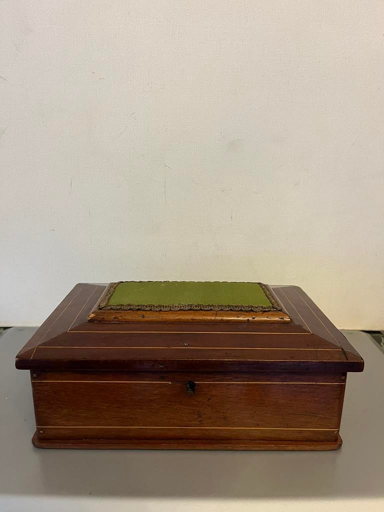 Antieke naaidoos van mahoniehout, Ophalen of Verzenden