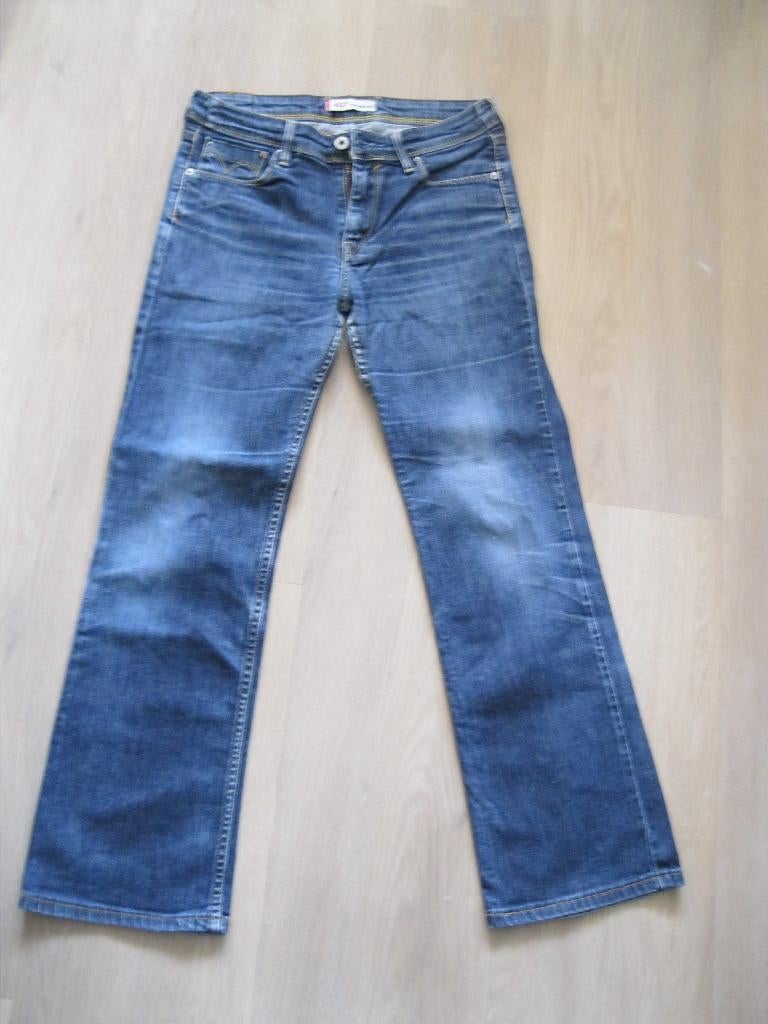 maat S, 1 blauwe Levis heup spijkerbroek, Blauw, Ophalen of Verzenden, W28 - W29 (confectie 36), Gedragen