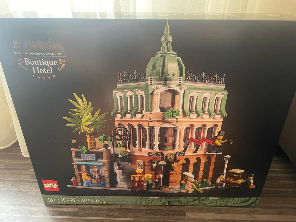Lego Boutique Hotel (10297) - Nieuw in doos, Ophalen of Verzenden, Nieuw, Complete set, Lego