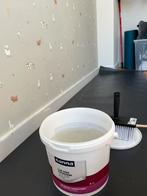 Behanglijm, ongeveer nog 3kg, Doe-het-zelf en Verbouw, Ophalen, Zo goed als nieuw, Wit