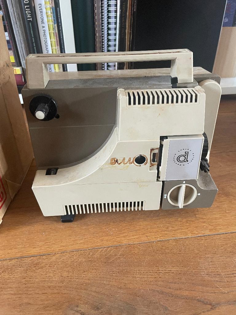 Eumig P8 filmprojector, Verzamelen, Fotografica en Filmapparatuur, Ophalen, Projector