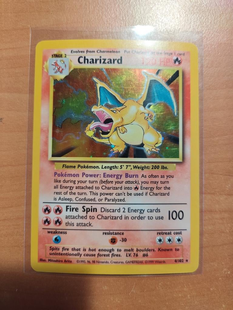 Pokemon kaarten Charizard Base Set in uitmuntende staat!, Ophalen of Verzenden, Zo goed als nieuw, Losse kaart, Foil