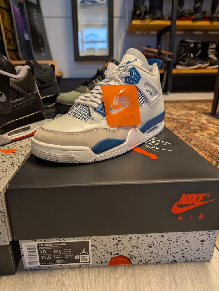 Ook te ruil! Jordan Retro 4 Military Blue maat 44, Ophalen of Verzenden