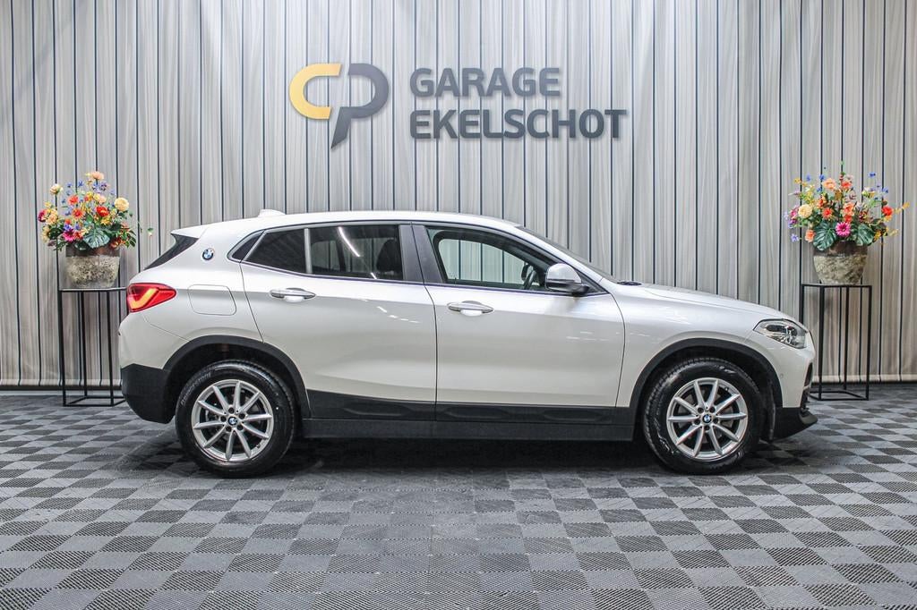 BMW X2 SDrive18i High Executive|Leer|Camera|Stoelverw|Cruise, Auto's, Gebruikt, Leder, Bedrijf, 3 cilinders