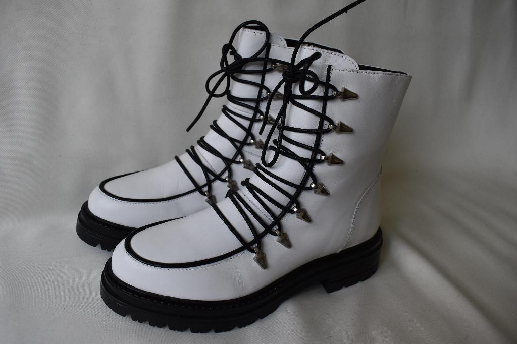 April'26 LAZAMANI maat 38 designer laarzen wit leder NIEUW, Kleding | Dames, Schoenen, Nieuw, Lage of Enkellaarzen, Wit, Ophalen of Verzenden