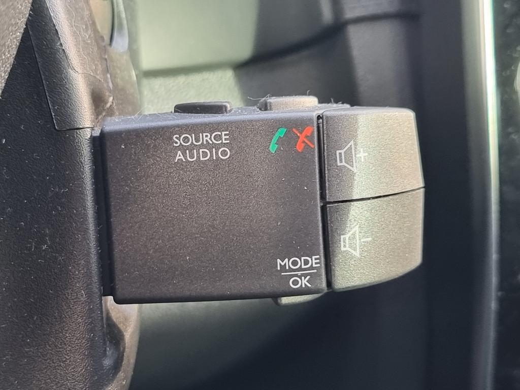 Renault Clio 0.9 TCe Limited | Cruise control | Navigatie |, Voorwielaandrijving, Stof, Gebruikt, 49 €/maand