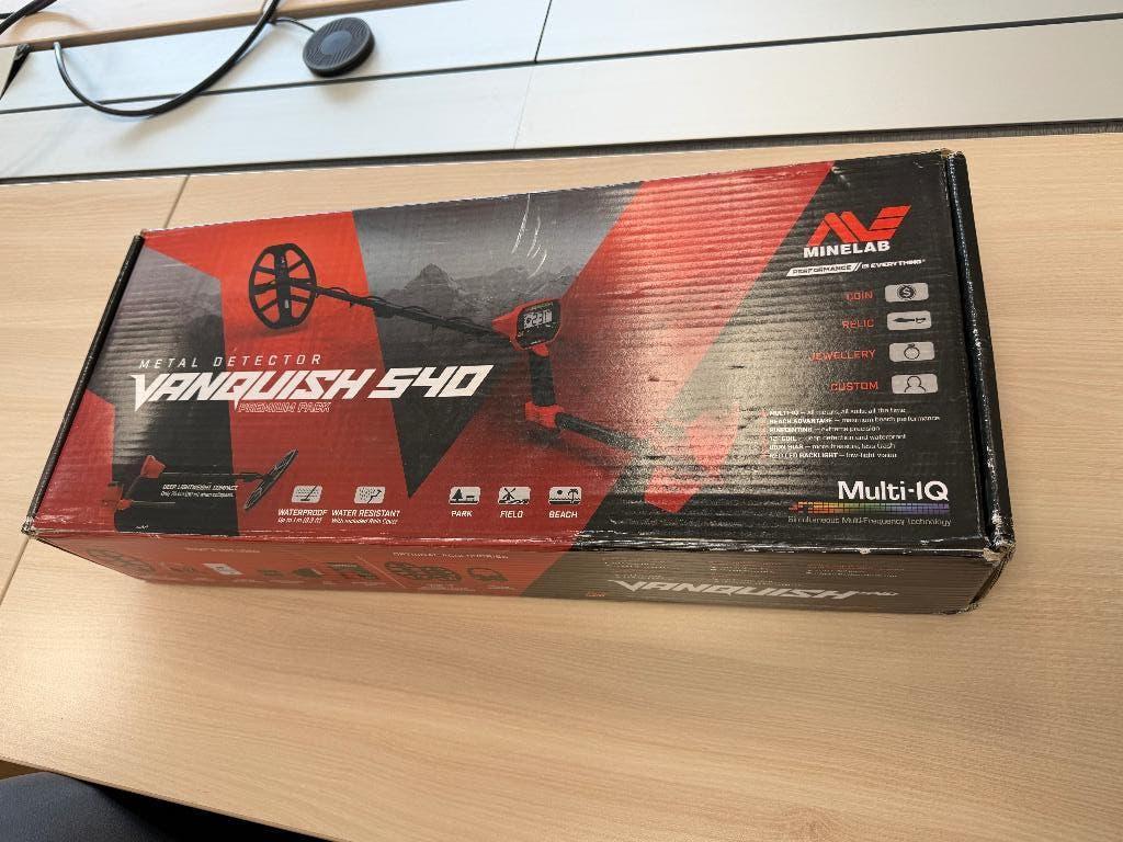 Minelab Vanquish 540 metaaldetector, Hobby en Vrije tijd, Metaaldetectors, Meer dan 30 cm, Ophalen of Verzenden, Zo goed als nieuw