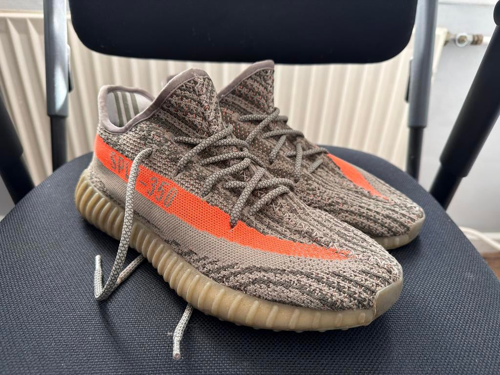 Adidas Yeezy Boost 350 V2 Beluga 2.0 - Maat 45 1/3, Kleding | Heren, Schoenen, Ophalen of Verzenden, Gedragen, Overige kleuren