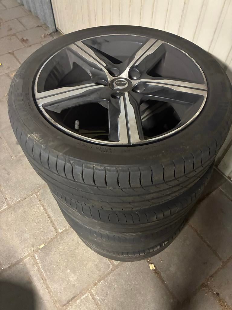 Set 17 inch velgen met zomerbanden voor Volvo V40, Ophalen of Verzenden, Gebruikt