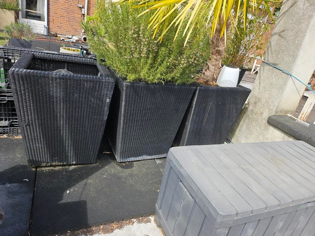 Zwarte grote BOREK (exclusief merk)  Bloempotten - Set van 2, Tuin en Terras, Kunststof, Gebruikt, Vierkant, Ophalen of Verzenden