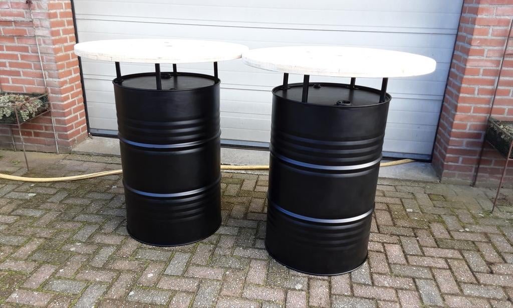 Statafels van een olievat, Ophalen