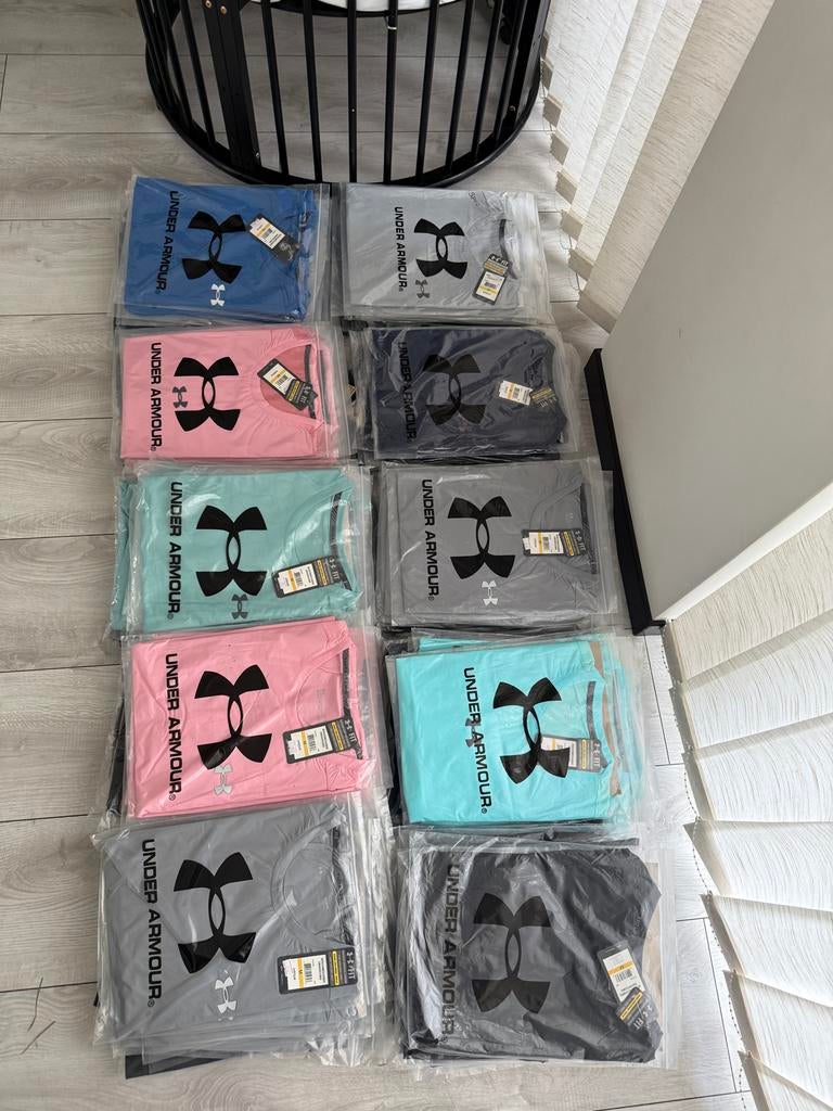 Under Armour sportset, shirt en korte broek, Kleding | Heren, Sportkleding, Overige kleuren, Nieuw, Overige maten, Ophalen of Verzenden