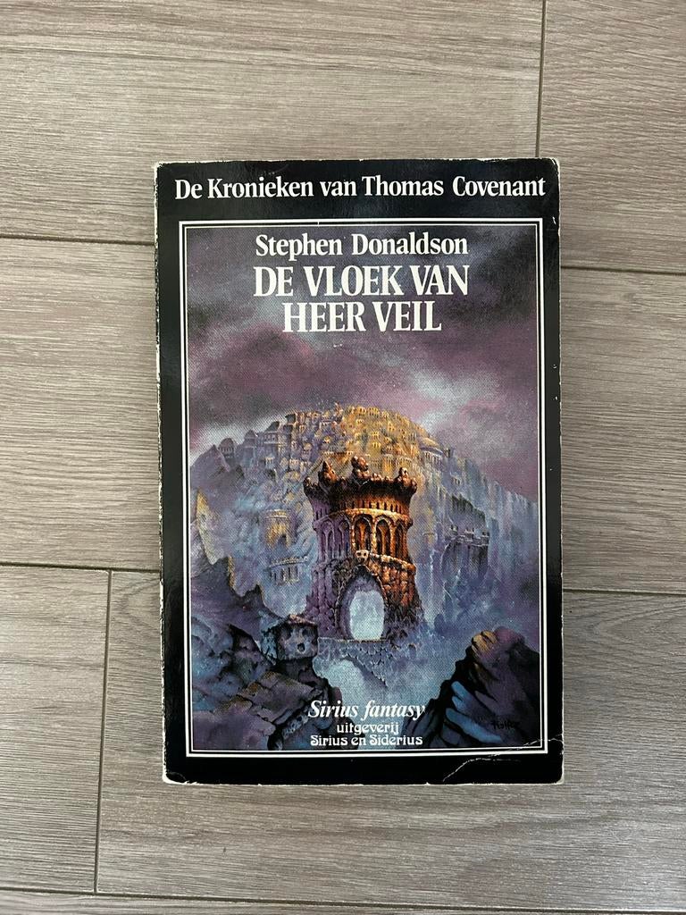 De Vloek van Heer Veil - De Kronieken van Thomas Covenant, Boeken, Ophalen of Verzenden, Gelezen