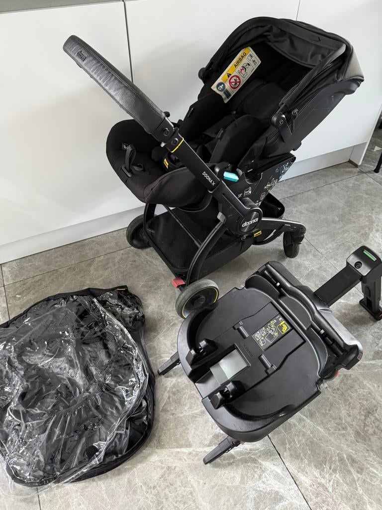 Doona X COMPLETE SET! Isofix, storage basket, raincap, Kinderen en Baby's, Kinderwagens en Combinaties, Ophalen, Zo goed als nieuw