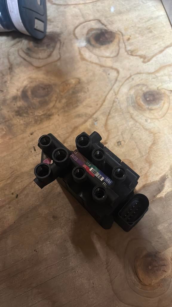 Valve block luchtvering luchtkleppenblok audi Q7 4M0616013A, Auto-onderdelen, Ophalen, Bentley
