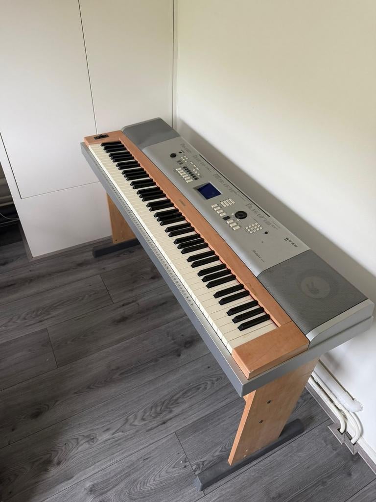 Yamaha DGX digitale piano /keyboard 88 toetsen met standaard, Muziek en Instrumenten, Ophalen, Gebruikt, Zwart, Overige typen