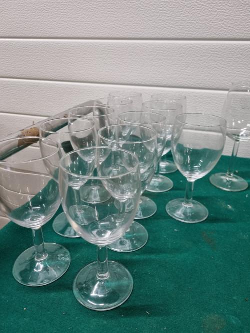 Wijnglazen op voet verschillende maten, Verzamelen, Glas en Borrelglaasjes, Ophalen of Verzenden, 'T Olde Gre-j, Info@toldegrej.nl
