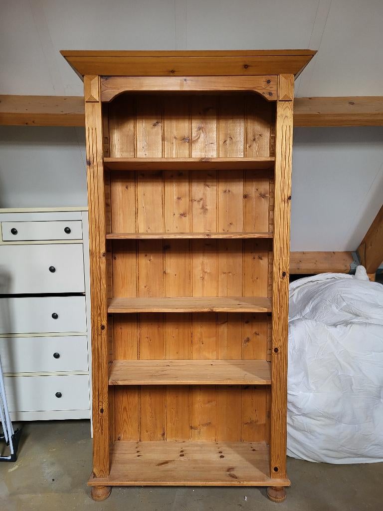 Grenen boekenkast, Ophalen, Met plank(en), Gebruikt, 50 tot 100 cm